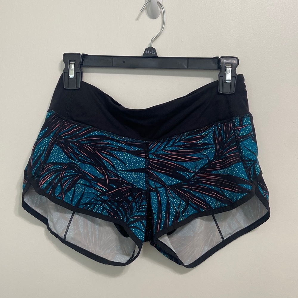 lululemon Speed Shorts 2.5” Size 4 Palm Lace